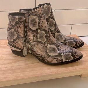 Brand New Circus by Sam Edelman boots